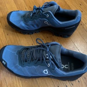 Men's On Cloud Cloudventure Size 11